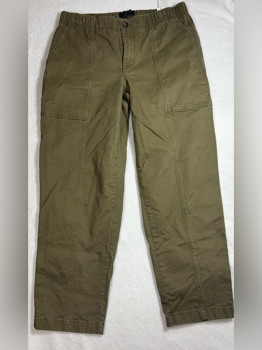 Banana Republic tapered mid‑rise olive pants, size S, flap‑back pockets EUC